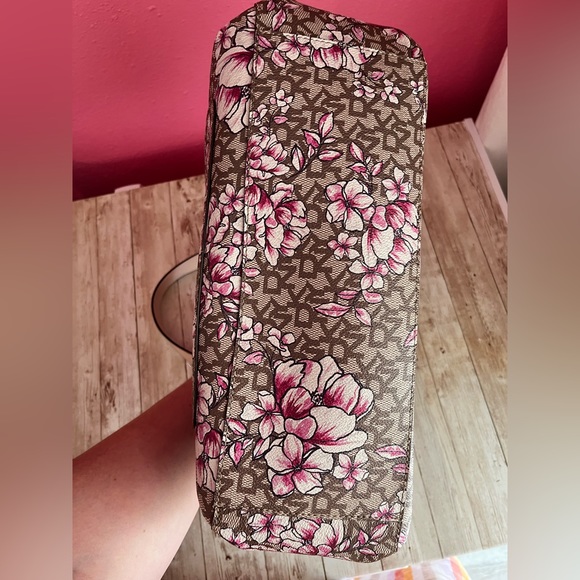 DKNY bag - Picture 8 of 8